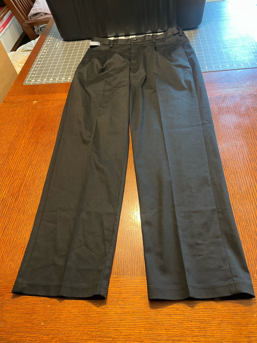 Haggar premium Men's Black Dress Pants - Classic Straight Fit 32x32